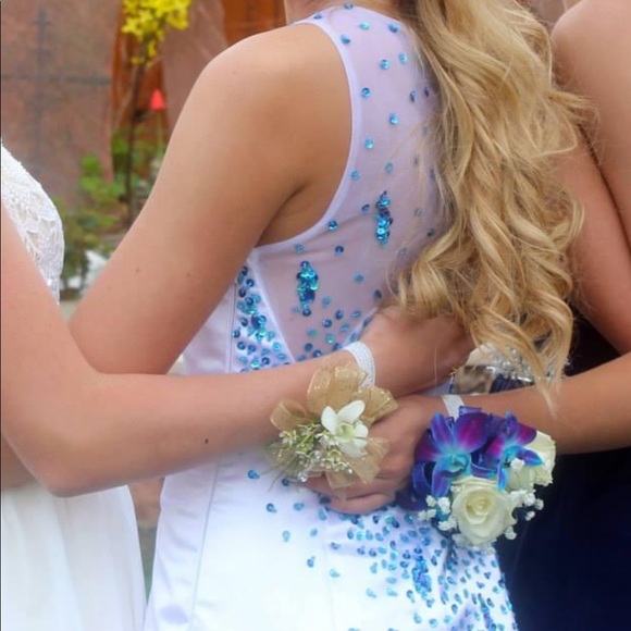 GORGEOUS WHITE AND BLUE BEADED PROM DRESS - Picture 2 of 5